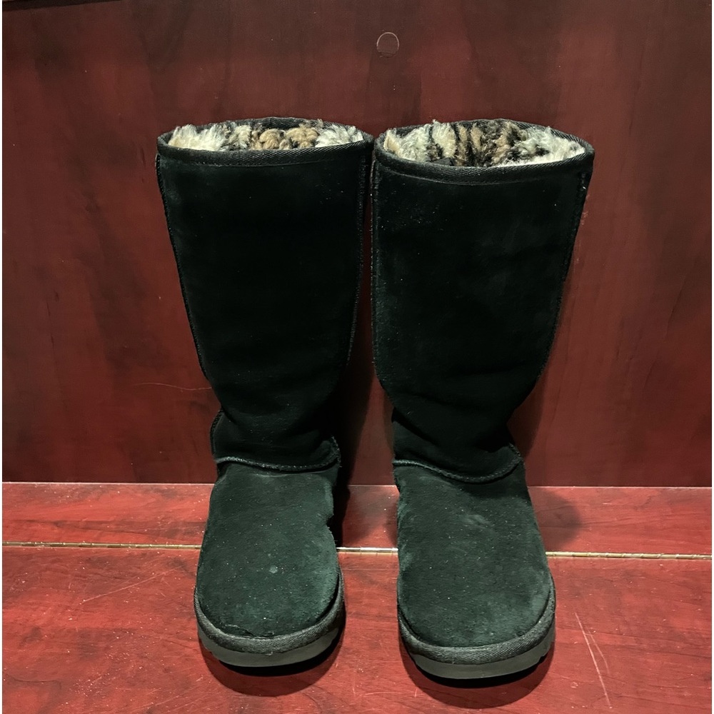 UGGS BOOTS